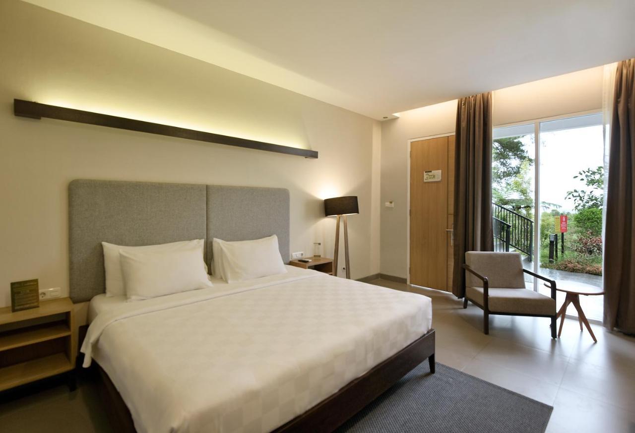 The Balcone Suites & Resort Bukittinggi Exterior photo