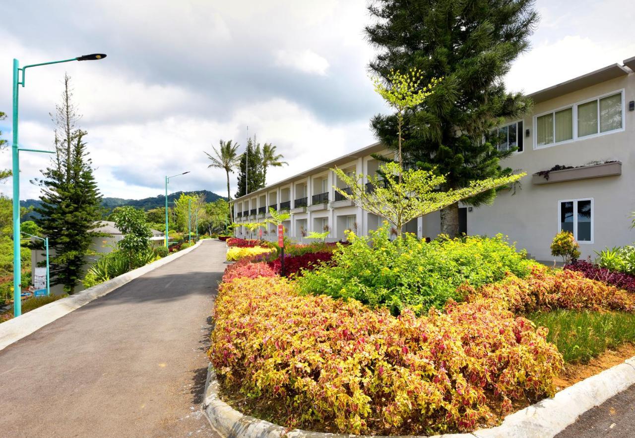 The Balcone Suites & Resort Bukittinggi Exterior photo