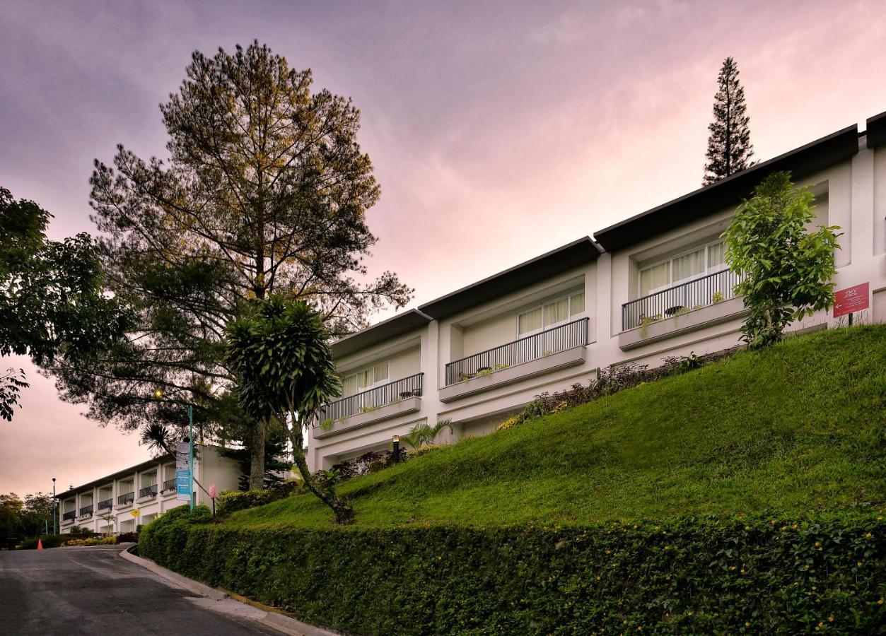 The Balcone Suites & Resort Bukittinggi Exterior photo