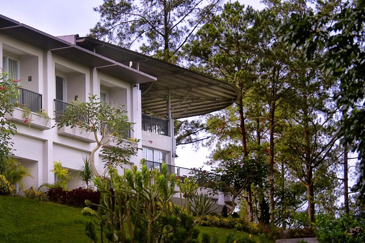 The Balcone Suites & Resort Bukittinggi Exterior photo
