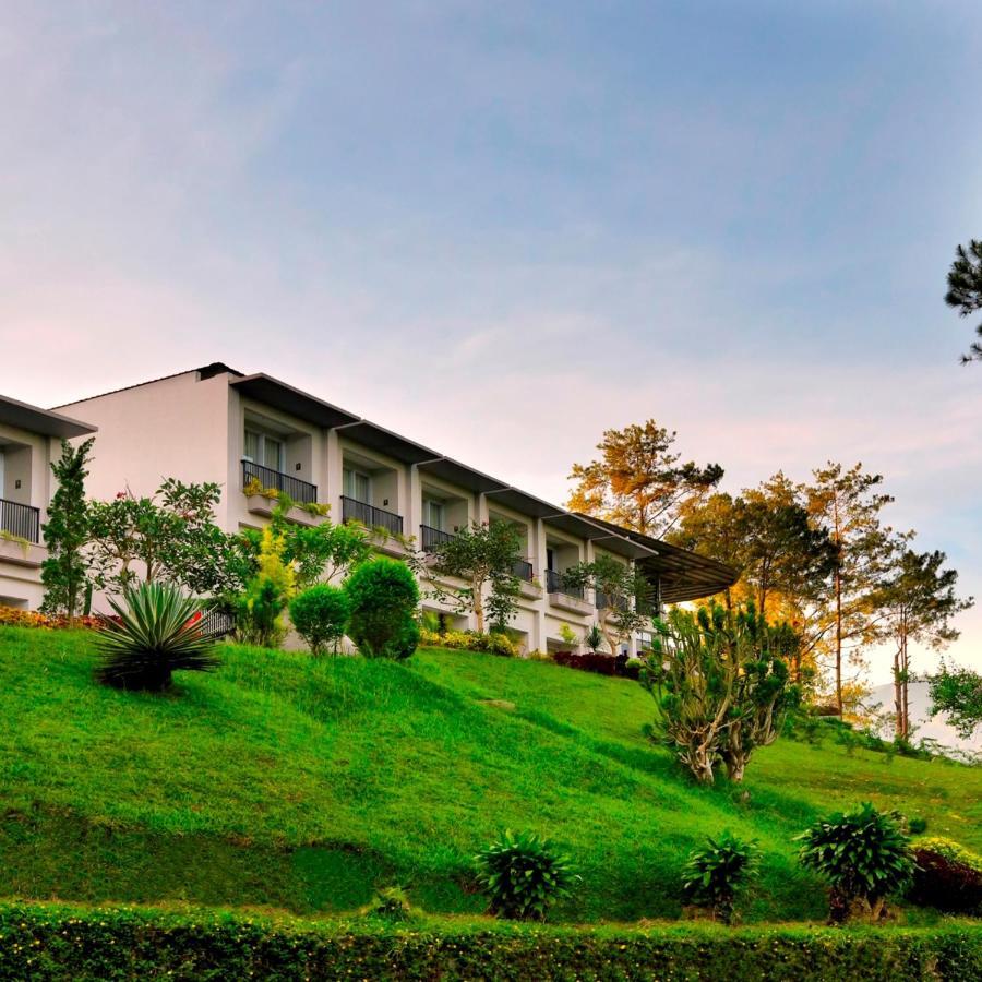 The Balcone Suites & Resort Bukittinggi Exterior photo