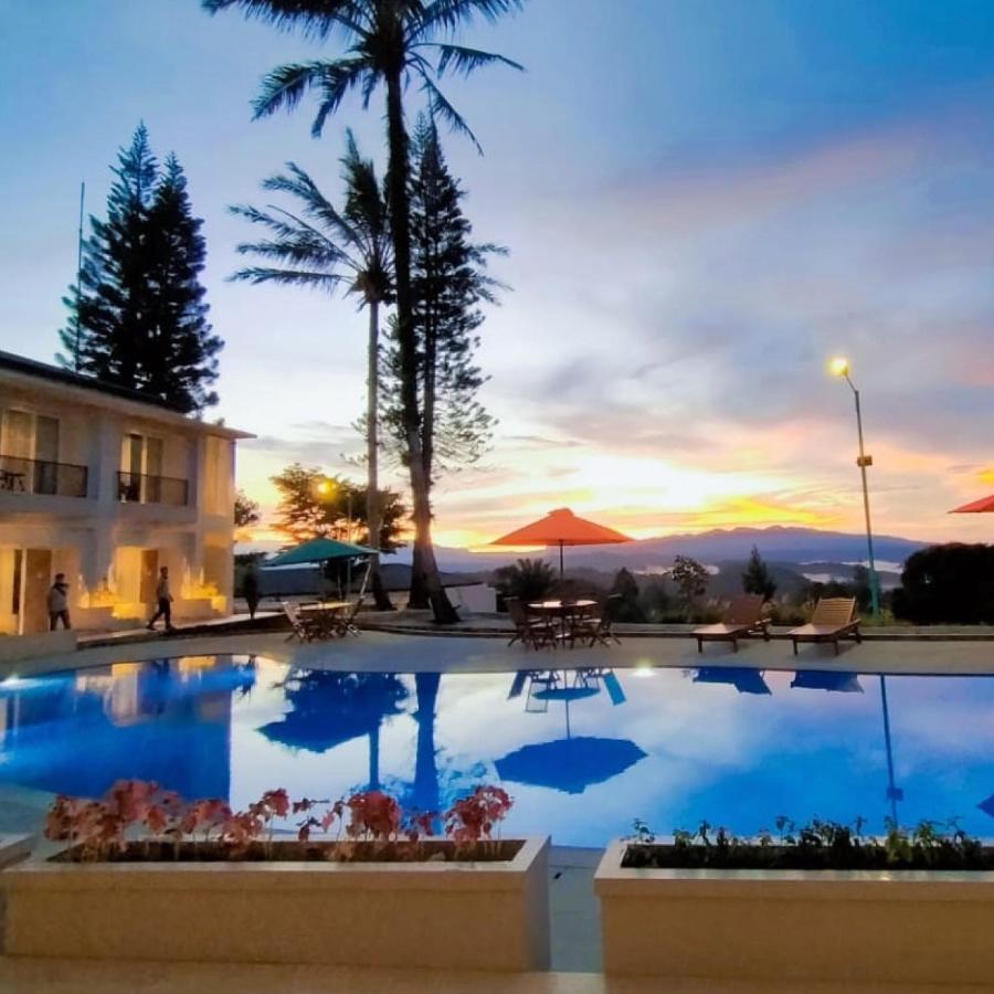 The Balcone Suites & Resort Bukittinggi Exterior photo