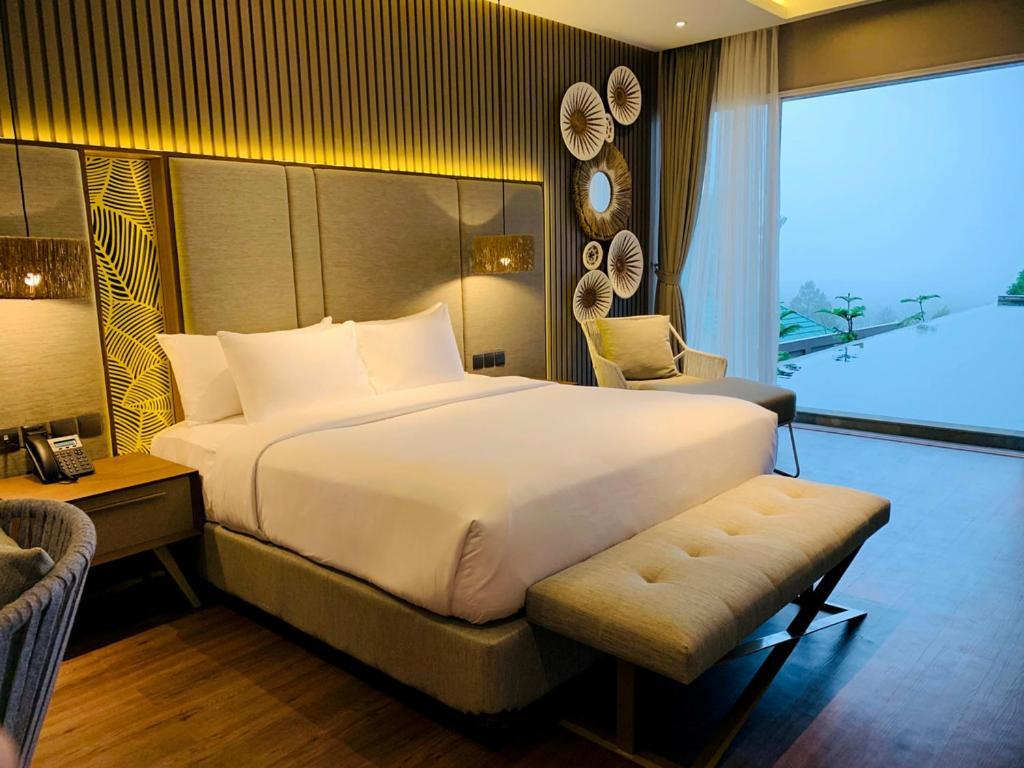 The Balcone Suites & Resort Bukittinggi Exterior photo