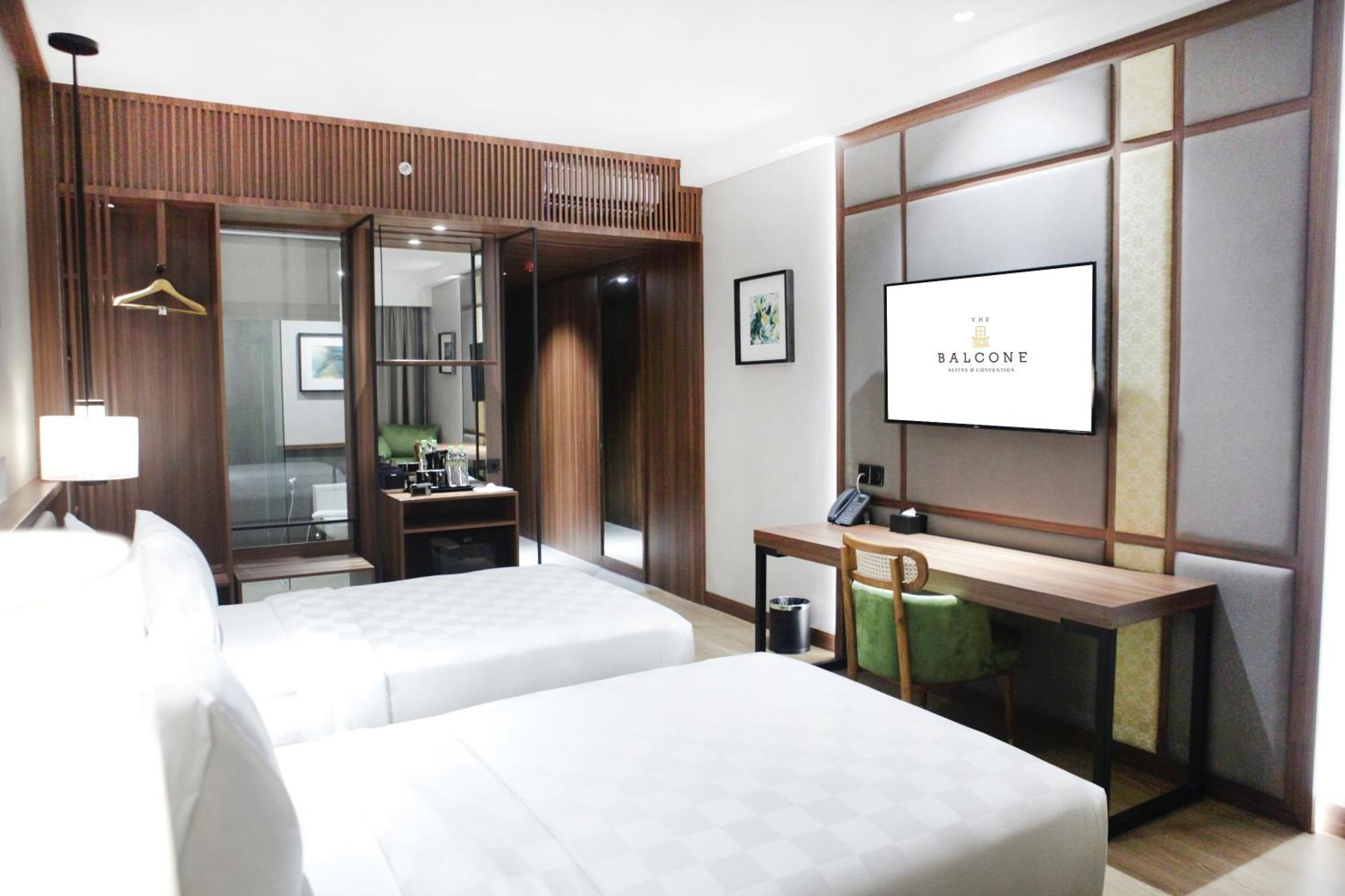 The Balcone Suites & Resort Bukittinggi Exterior photo