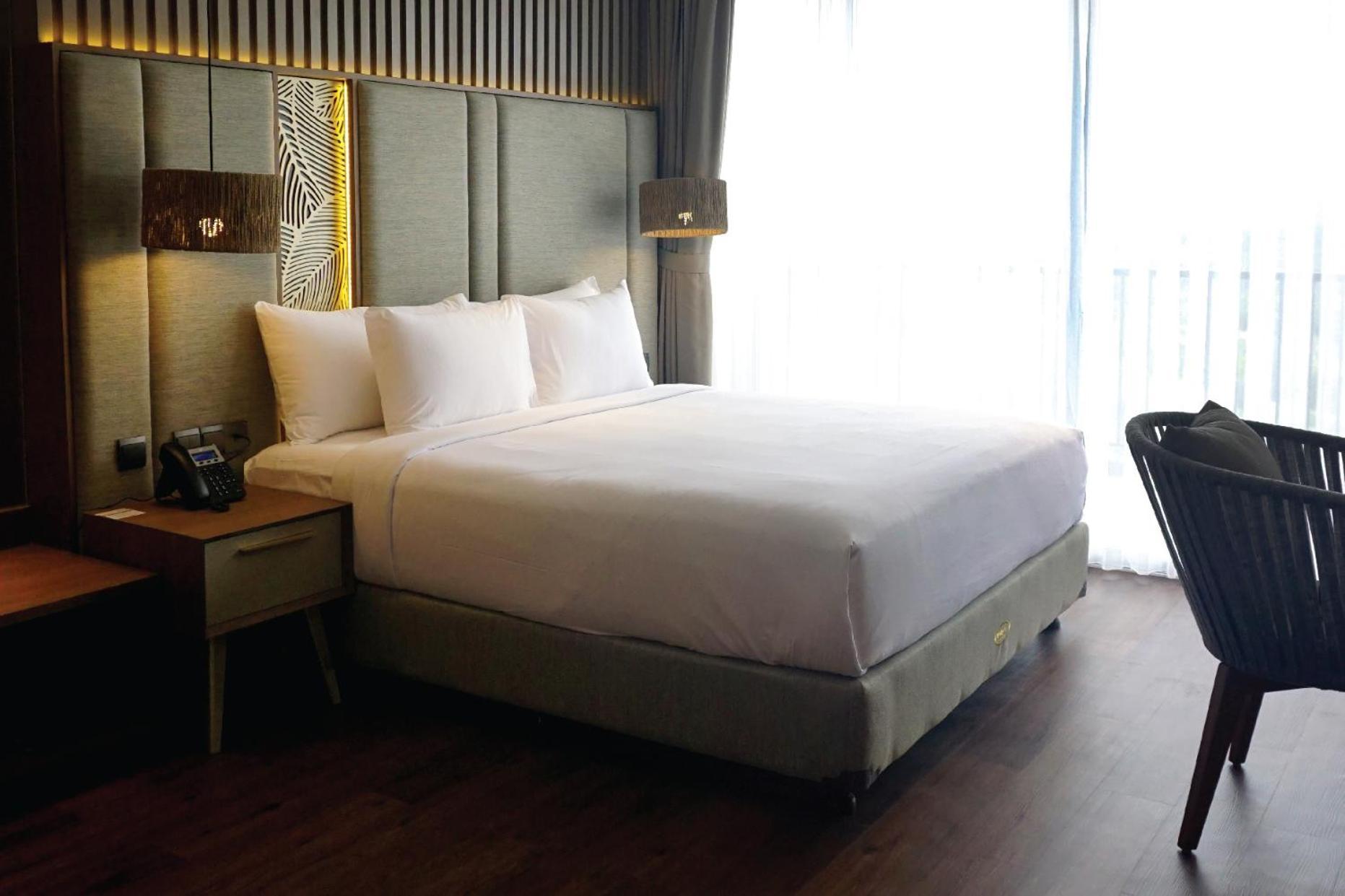 The Balcone Suites & Resort Bukittinggi Exterior photo